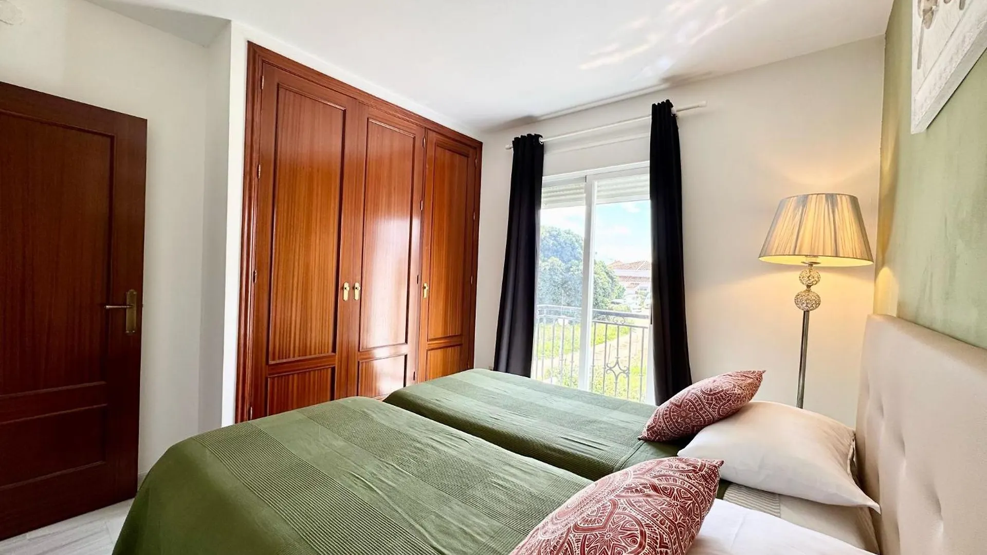 Chalet Familiar Con Hermosas Vistas Al Mar En Manilva Castillo de Sabinillas Spain