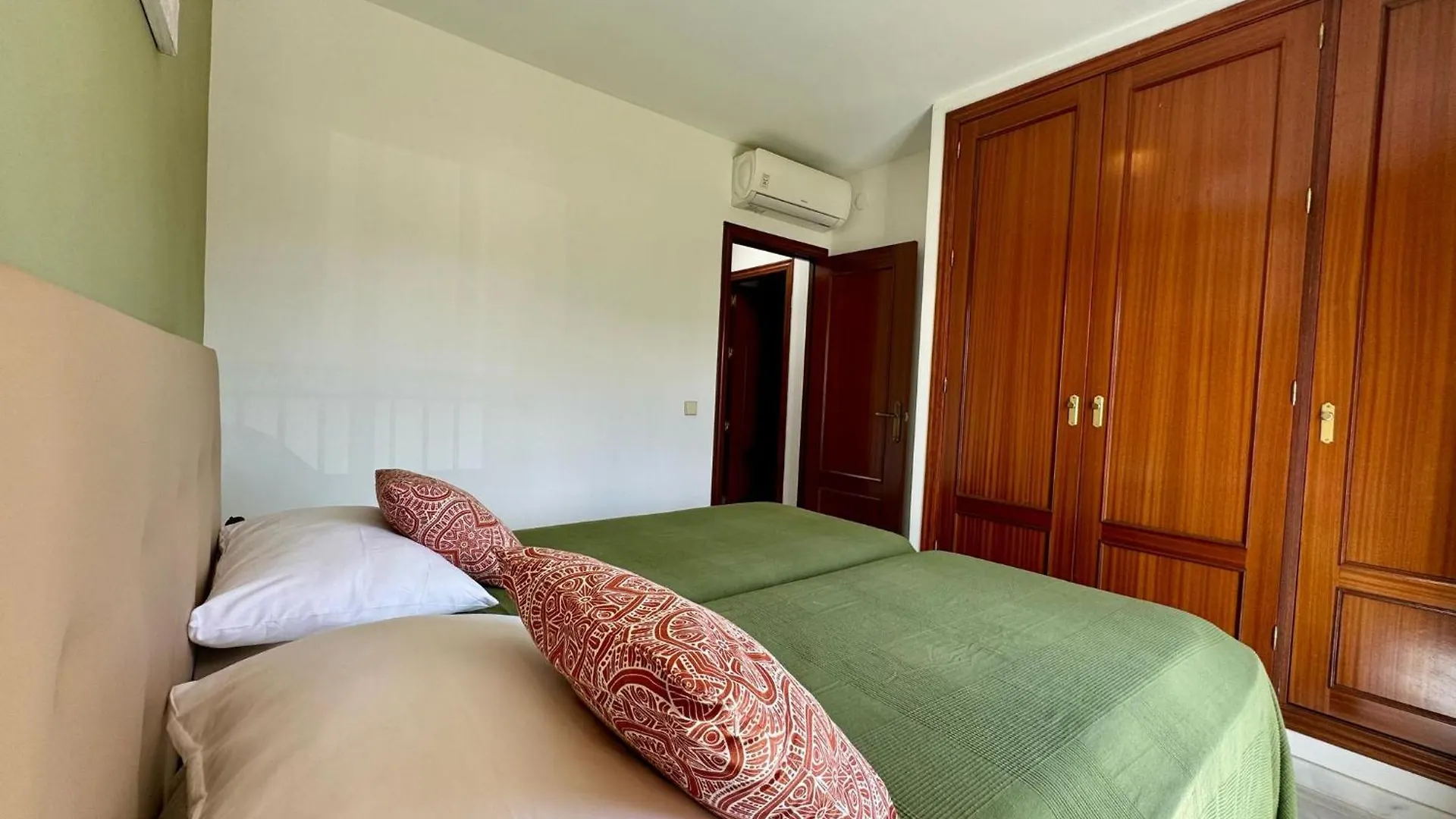 Holiday home Chalet Familiar Con Hermosas Vistas Al Mar En Manilva Castillo de Sabinillas